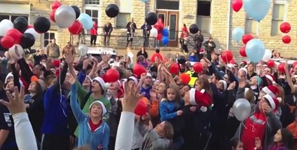 Chirstmas In October: Ohio Town Rallies Around 8th Grader With Cancer, Devin Kohlman, Bringing Christmas Early