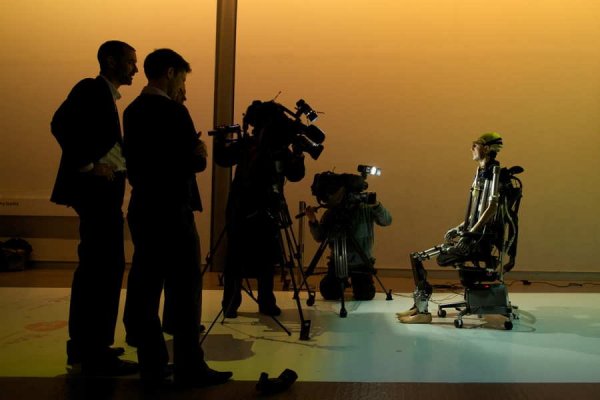 TOPSHOTS-BRITAIN-SCIENCE-BIONIC