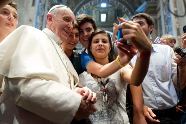 POPE FRANCIS MEETS PIACENZA PILGRIMS