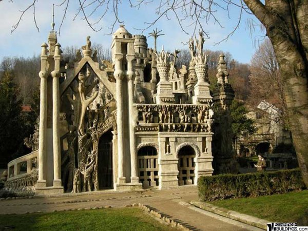 Ideal-Palace-France-6