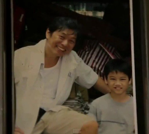 Ajándék - YouTube (1)